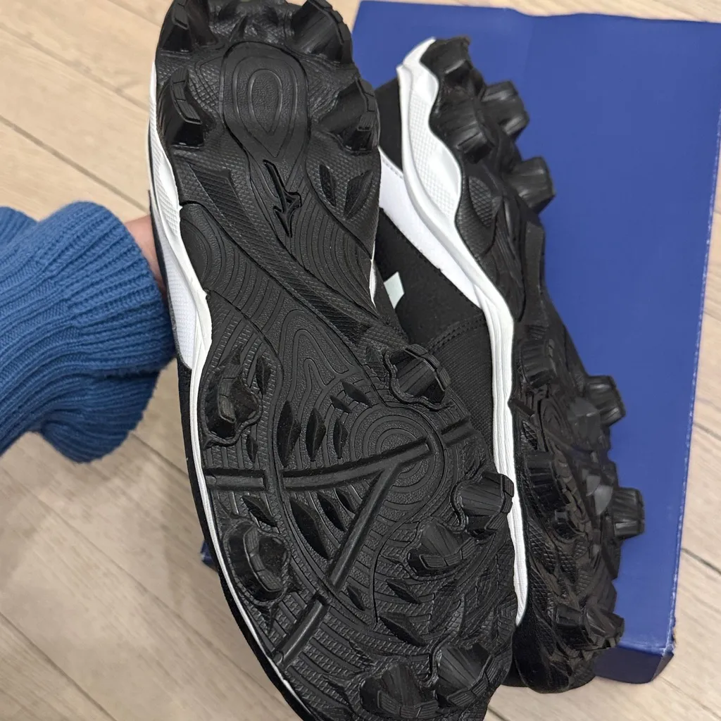 MIZUNO Women's Black & White 9-Spike Advanced Finch Cleats Size 9 NEW IN BOX - Image 3