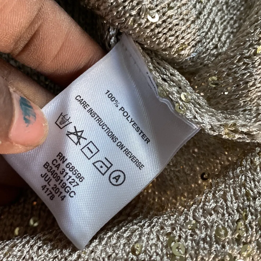 NWOT DKNYC Sequin Top SIZE XL - Image 4