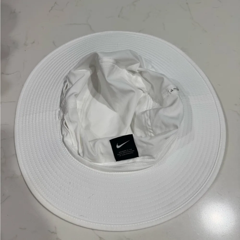 Nike White Bucket Hat - Image 3
