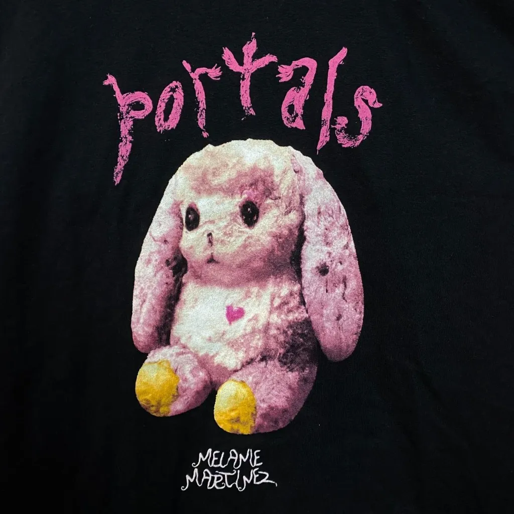 Melanie Martinez Bunny Tshirt size large - Image 2