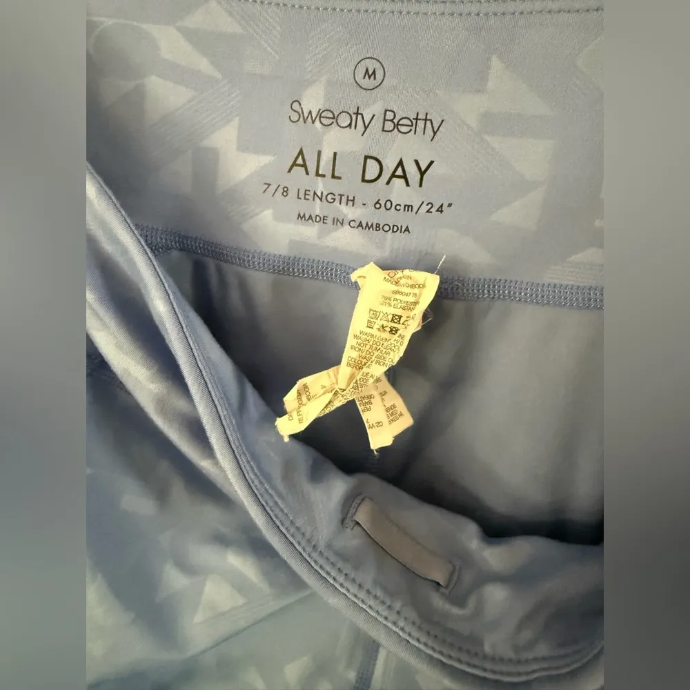 Sweaty Betty All Day 7/8 Length Leggings Blue Block Embossed Print Size M - Image 4