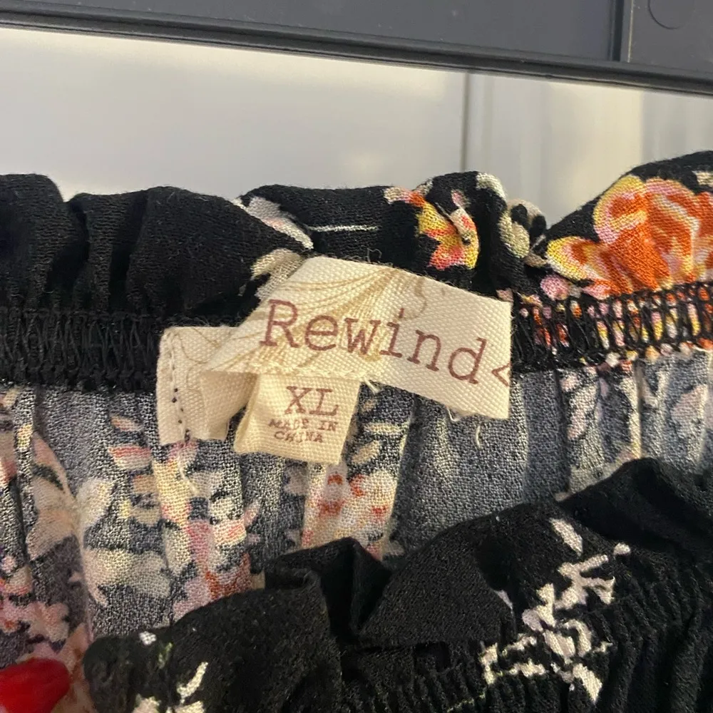 Rewind Off the shoulder floral blouse - Image 4