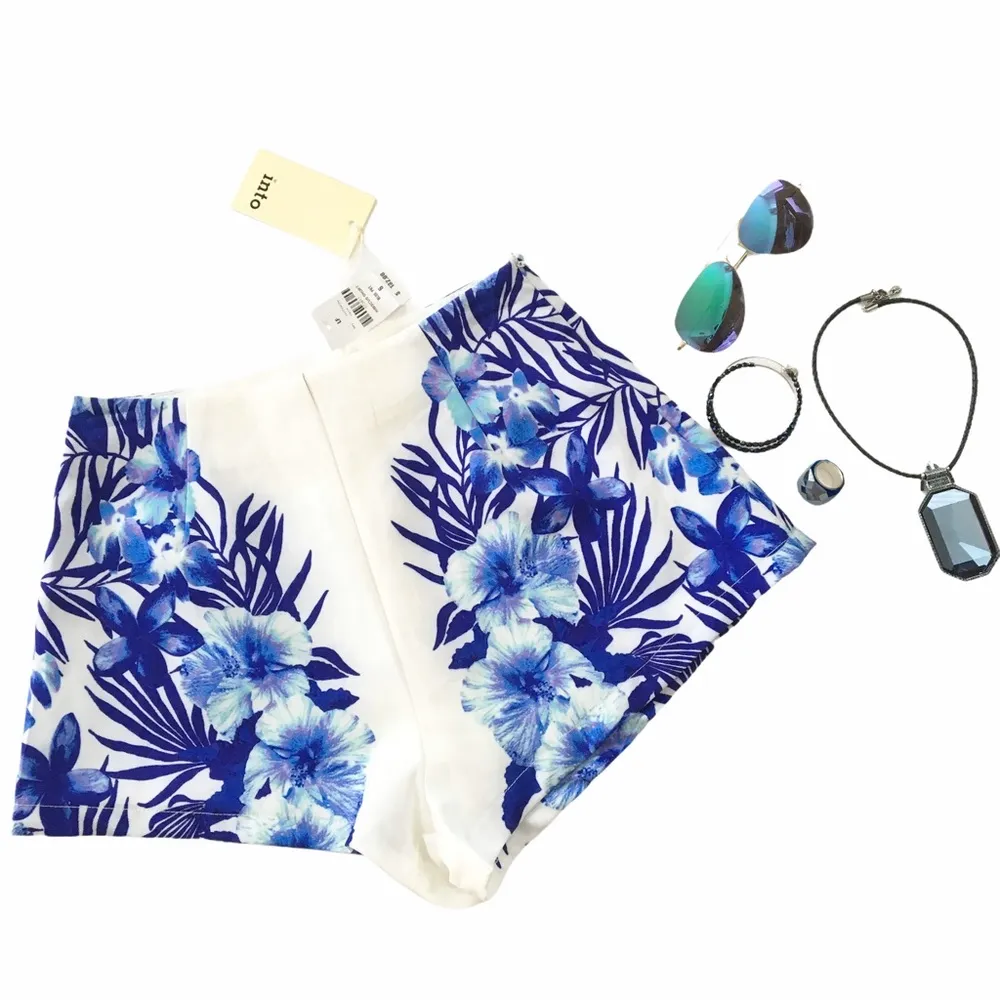 new LF into ❦ Chic Hibiscus Print Shorts ❦ Bright Amethyst Colorful Floral ❦ 6 - Image 2