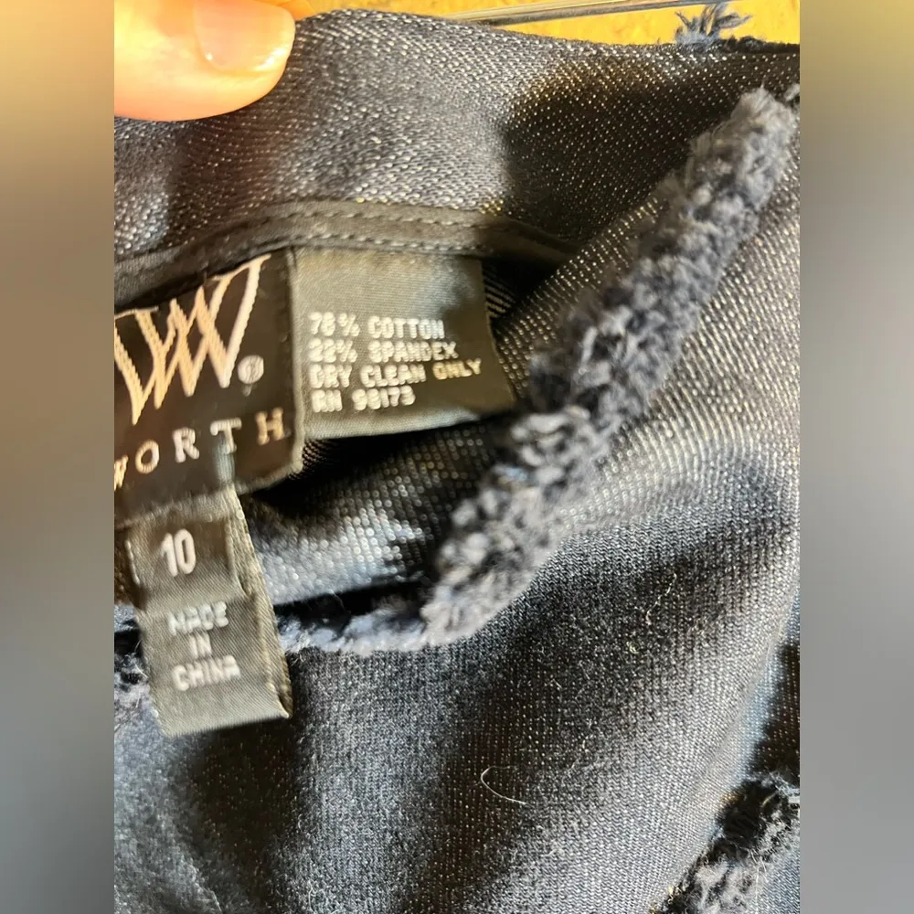 Denim skirt by WORTH w frayed diagonal detail, mini, excellent quality NWOT Blue Size 10 - Image 4