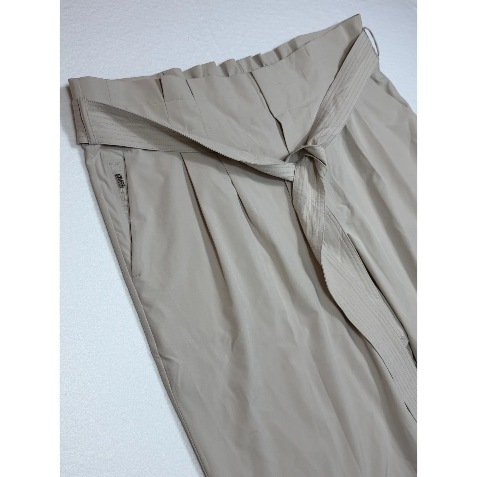 Athleta Skyline Pant II Khaki Paperbag Waist Tie Cropped Leg Women's Size 20 - Image 10