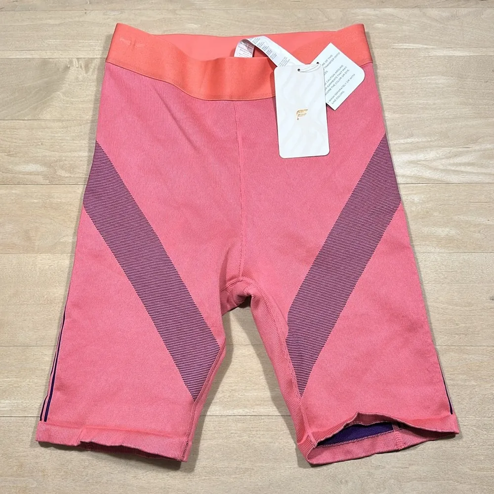 NWT Fabletics High-Waisted Seamless Sprint Shorts 9” Sz M - Image 3