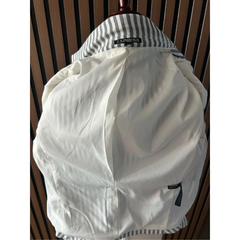 EXPRESS  stripped blazer short form fitting classy size size 2 Cotton blend - Image 5