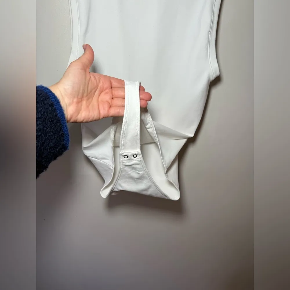 cotton seamless crewneck tank top bodysuit white small - Image 8