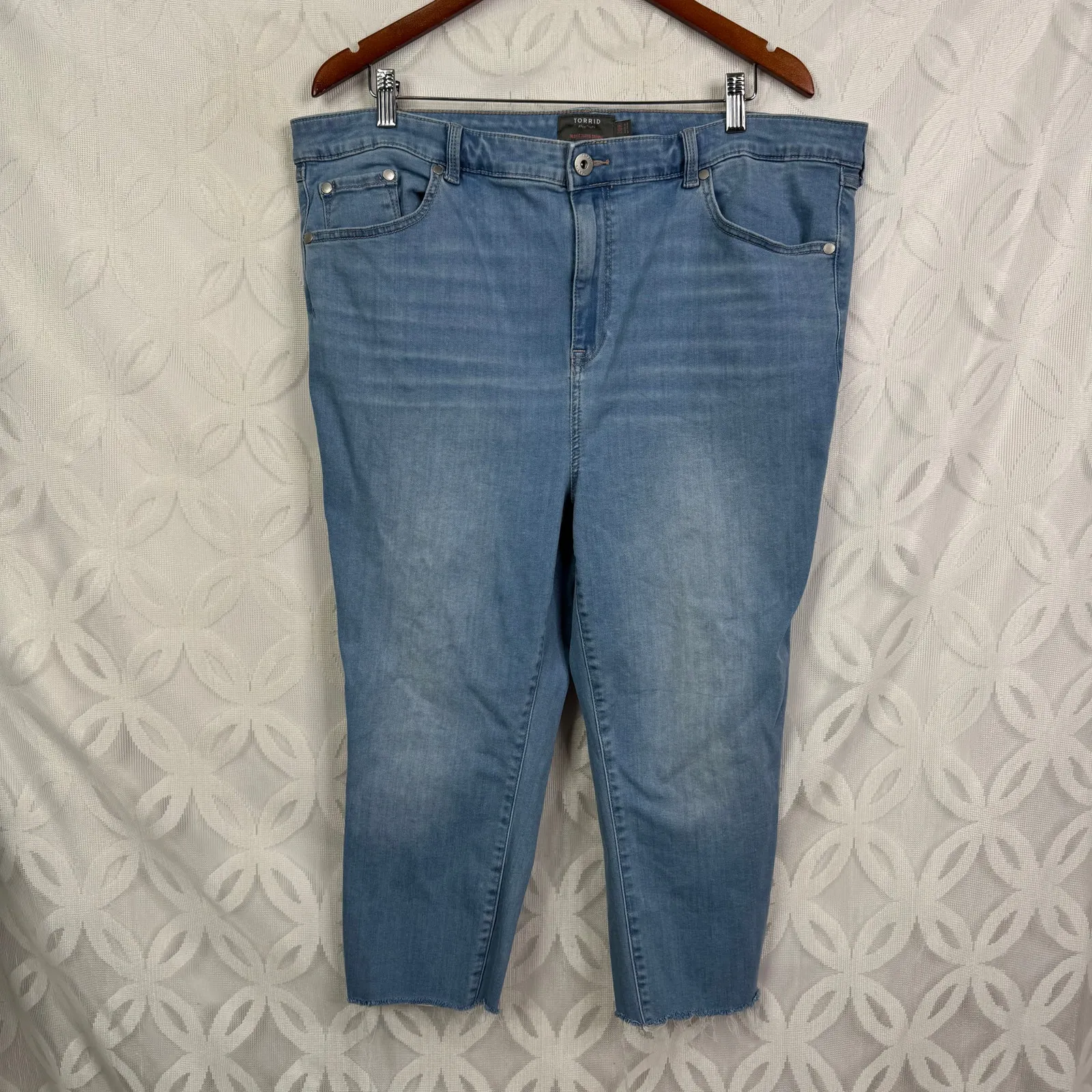 Torrid MidFit Skinny Super Soft High-Rise Cropped Jeans‎ Size 20 - Image 11