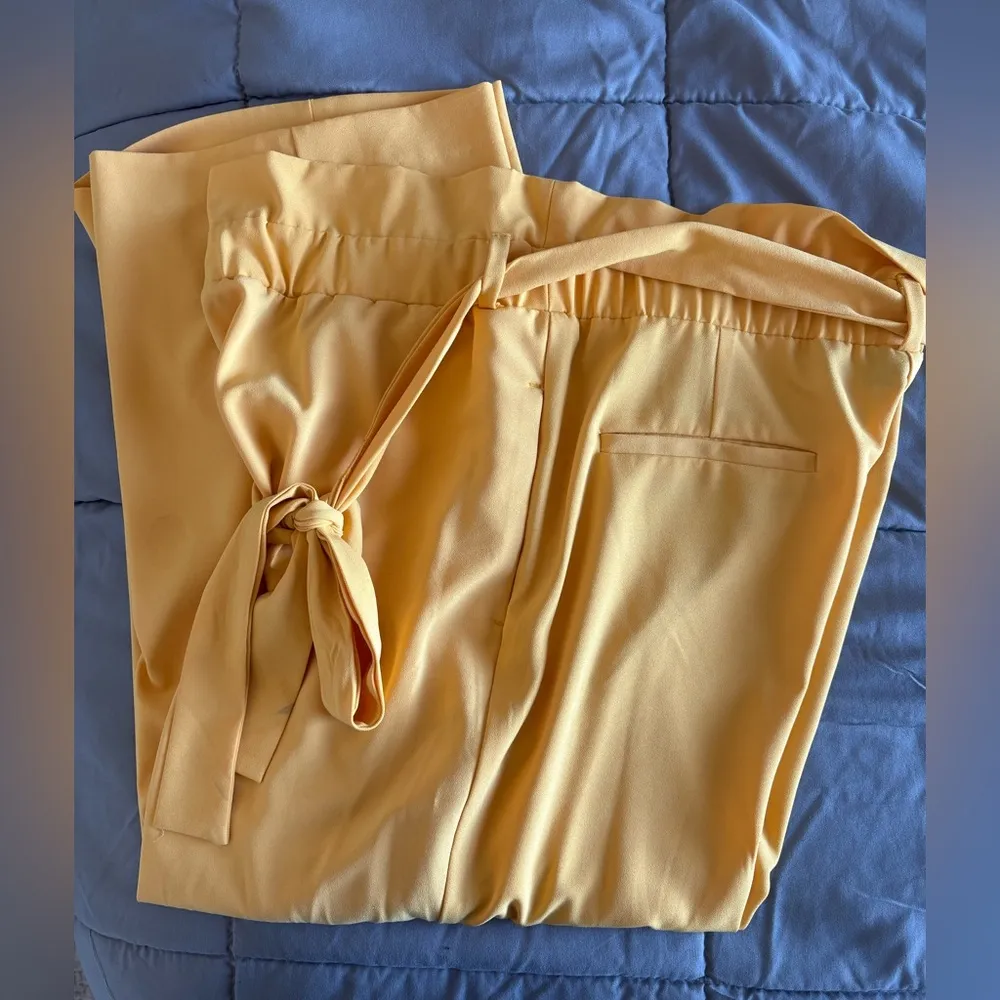 Women's Wide Legged Cropped Dress Pants Yellow Size L - Image 8