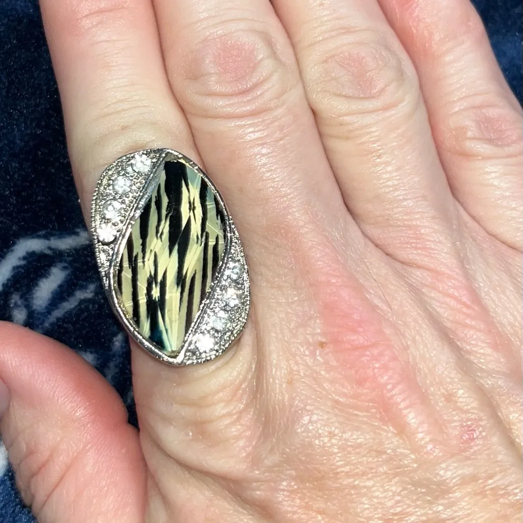 NEW! #5 Statement Ring Animal Print Design Set in silver-toned metal rhinestone - Image 12