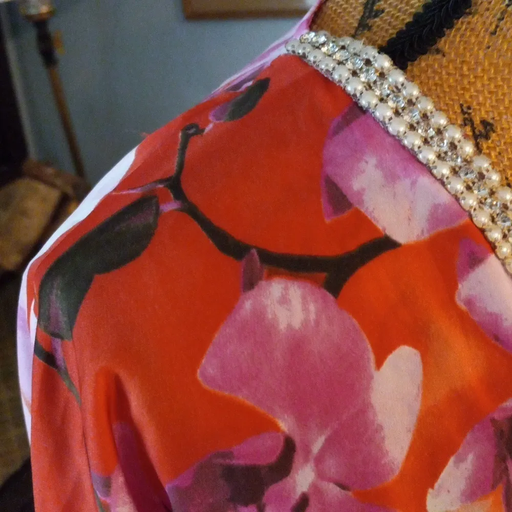 Boston Proper Orchid Bloom Floral Rhinestone Embellished V-Neck Blouse - Image 6