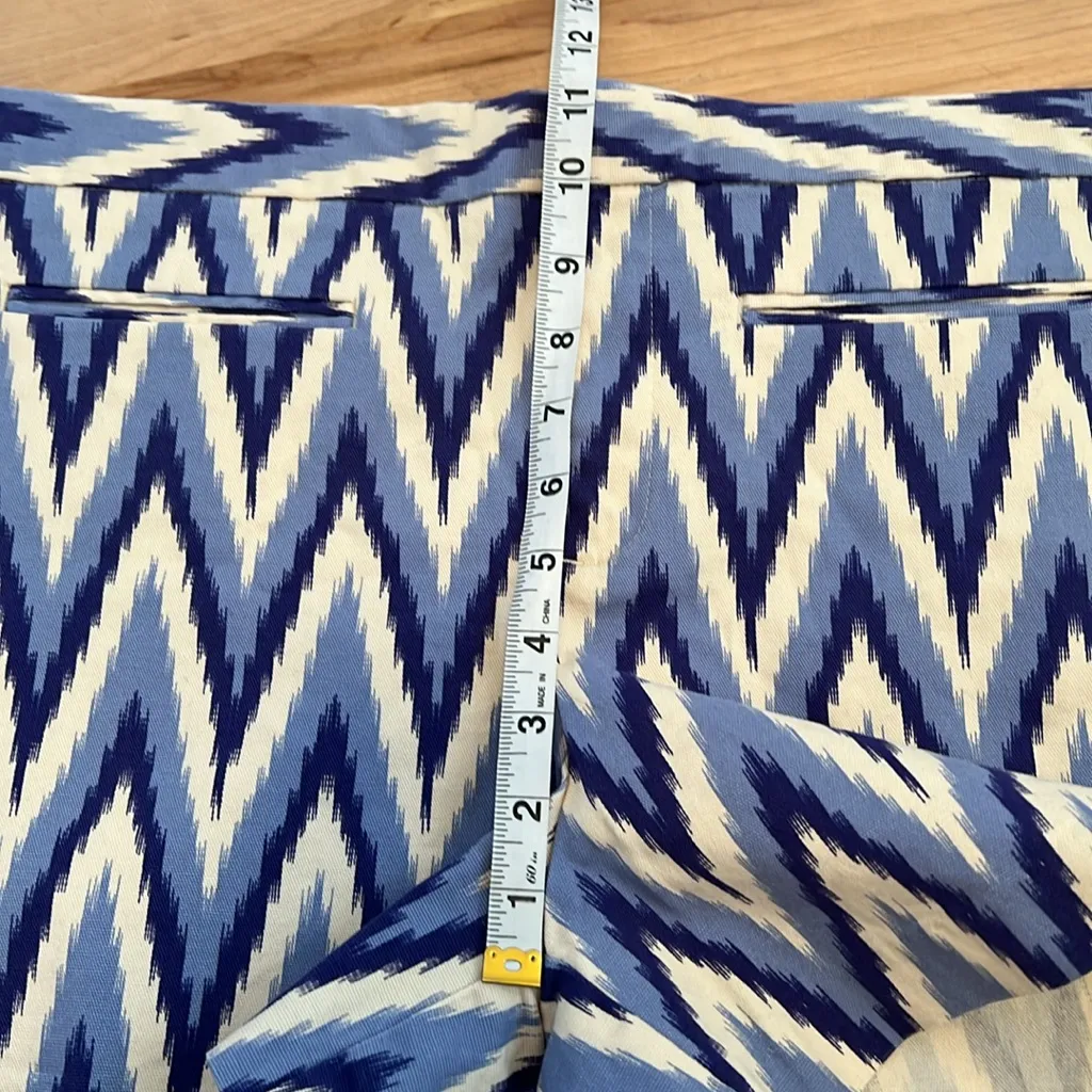 GAP Blue and White Aztec Print 4” Shorts - NWT - Image 10