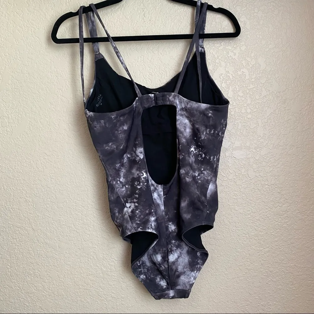 Athleta  Keyhole One‎ Piece Swimsuit, Medium bikini gray - Image 4