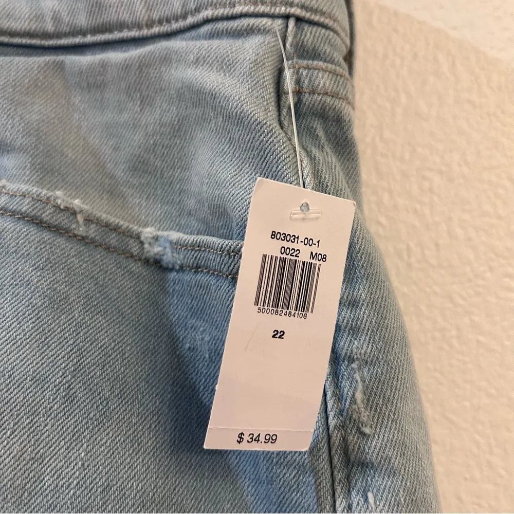 Old Navy Higher Hi Rise Sky Hi A-Line Denim Shorts Plus NWT Size 22 - Image 3