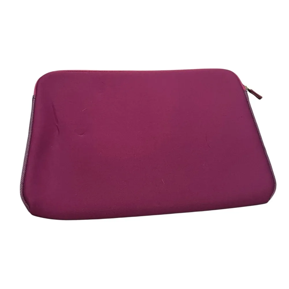 AmazonBasics Laptop Bag Purple - Image 2