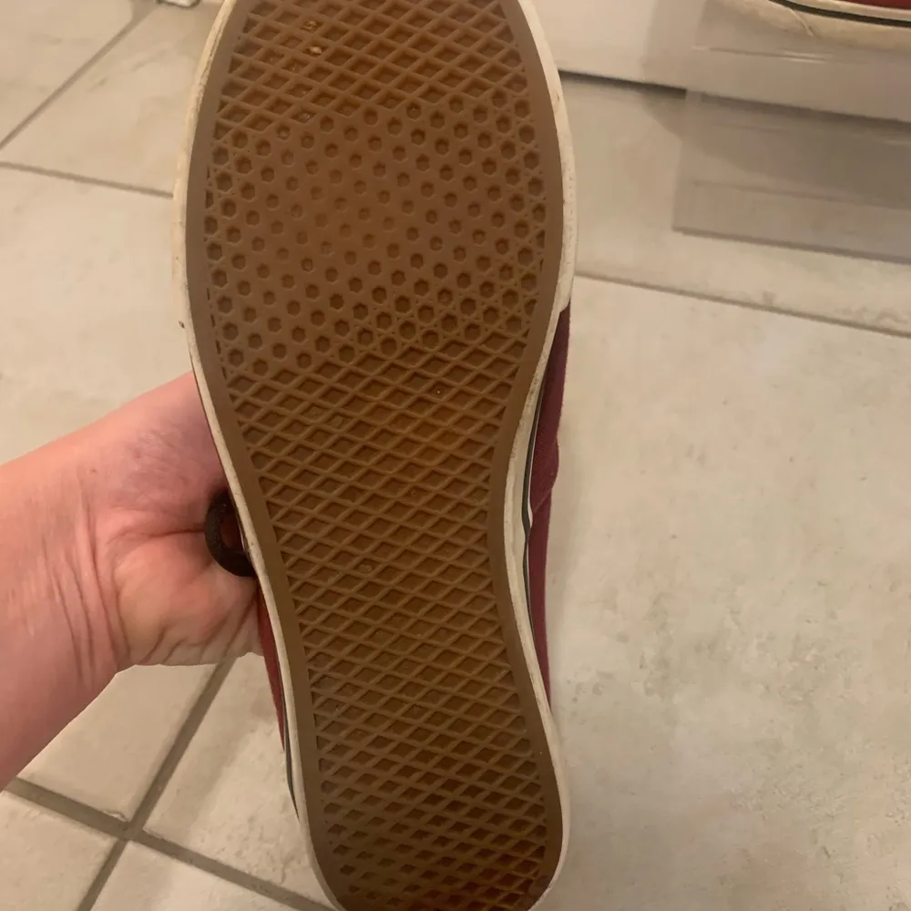 Vans | maroon with black laces sneakers size 6.5 - Image 6