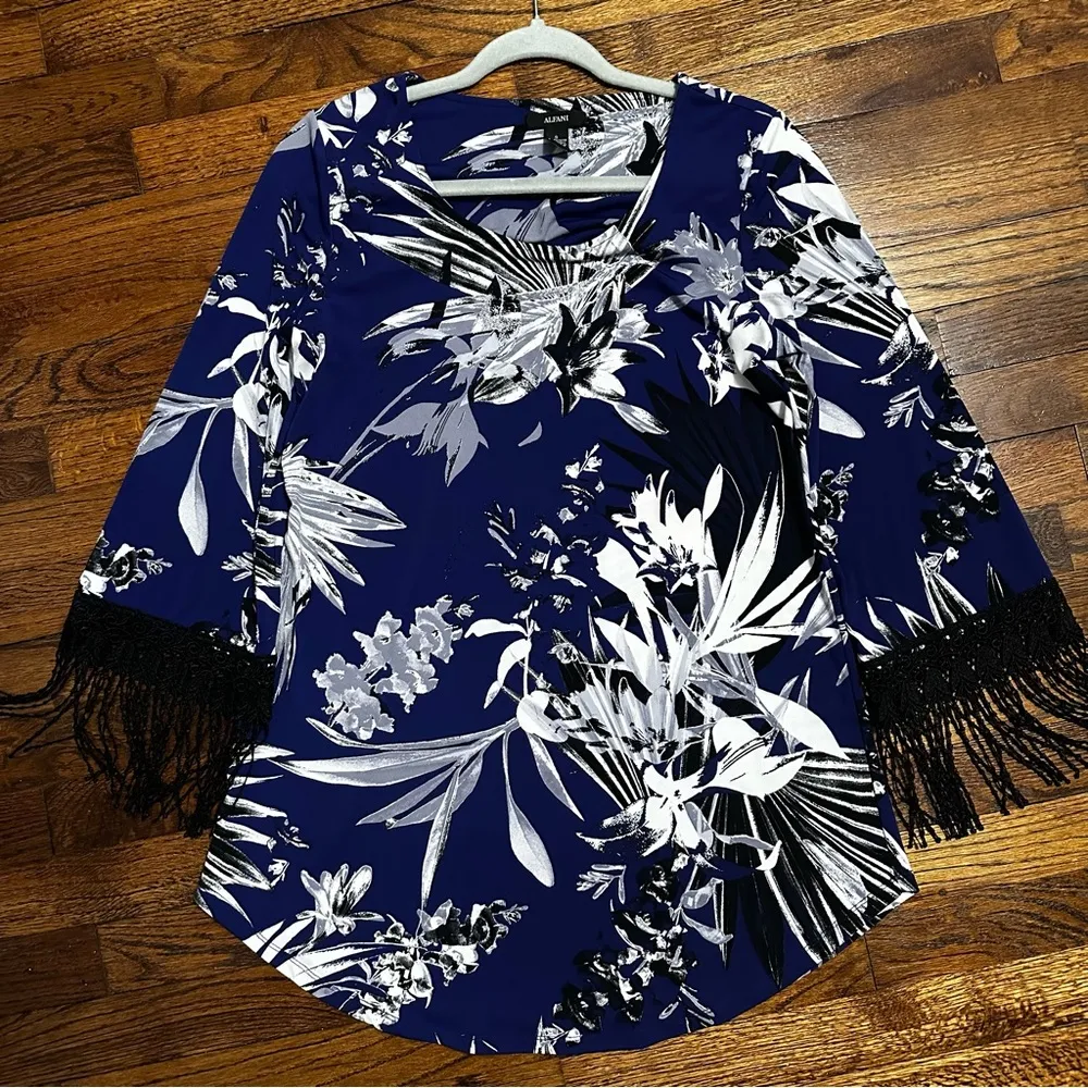 🦋 NWOT Alfani Floral Print Dress with Fringe Sleeves Small Blue - Image 7