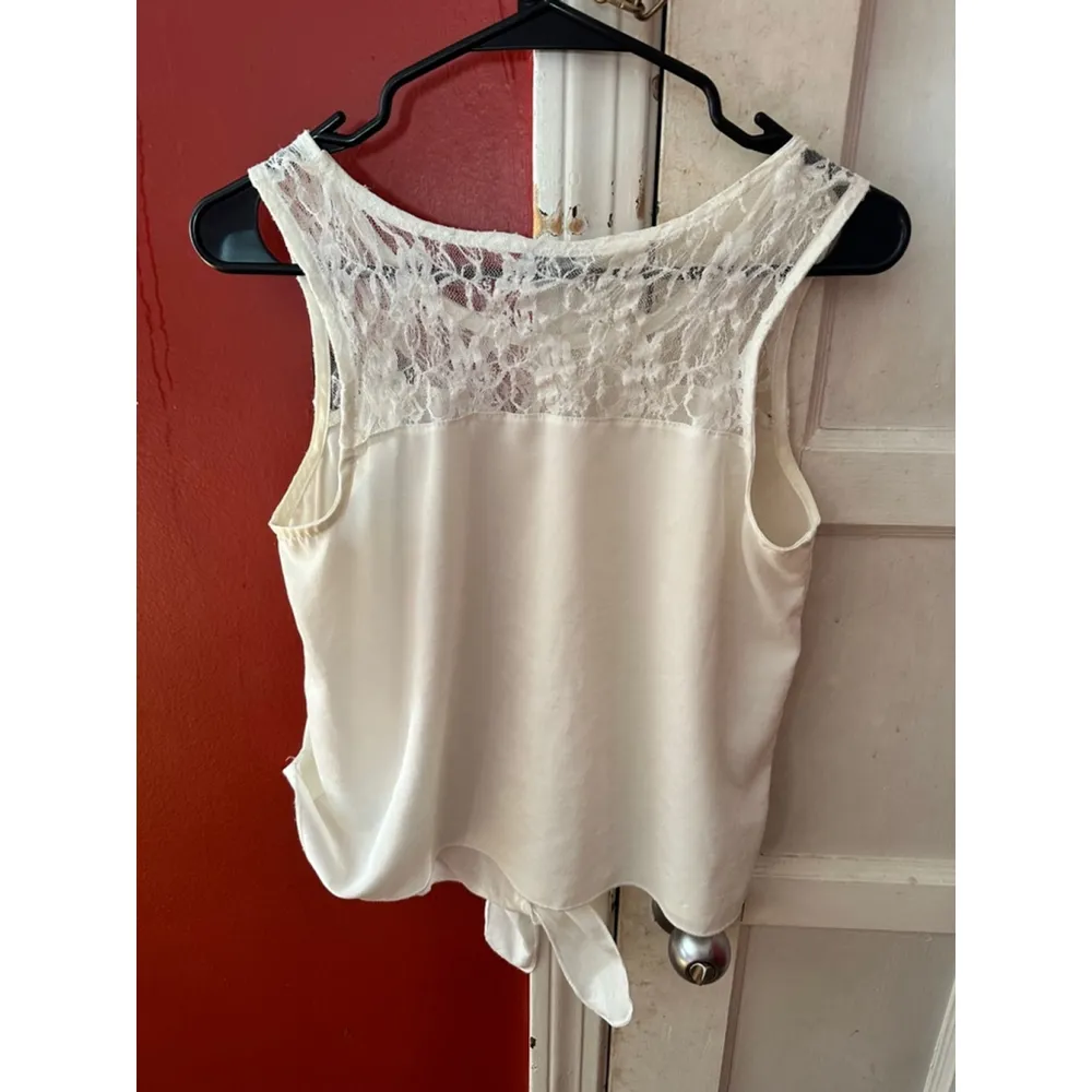 Charlotte Russe Floral Crochet Lace Tie Bottom Sleeveless Blouse, L, White - Image 8