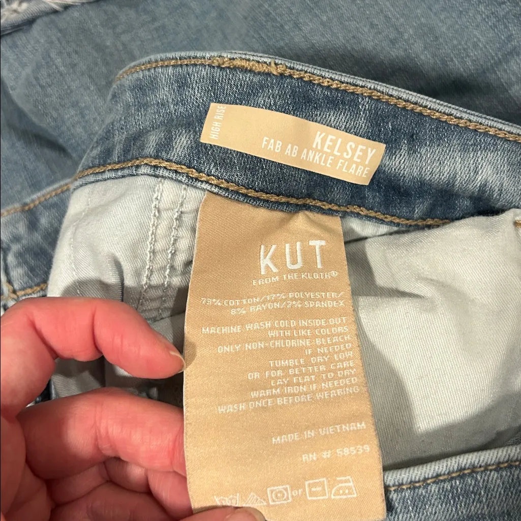Kut from the Kloth Kelsey Fab Ab Ankle Flare Jeans Size 16 - Image 6