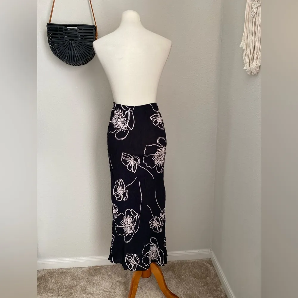 Vintage New York & Company Floral Black Gauze Maxi Skirt, Size Medium White - Image 3