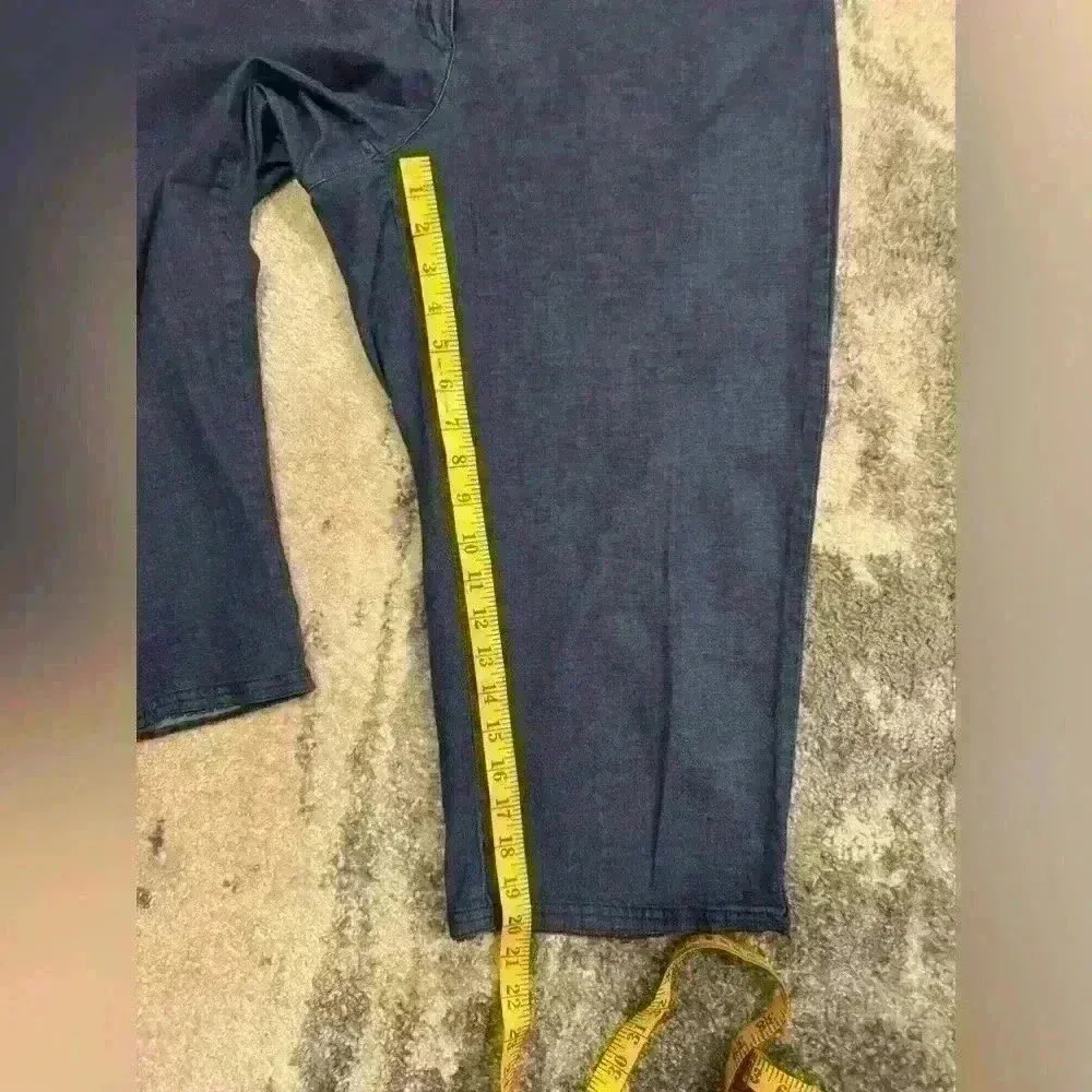 Sag Harbor Women’s Blue  Capris - Image 6