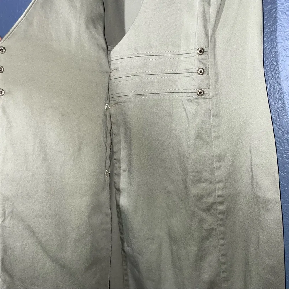 wrap dress size 10 Cap Sleeve V-Neck Hardware stretchy flattering - Image 5