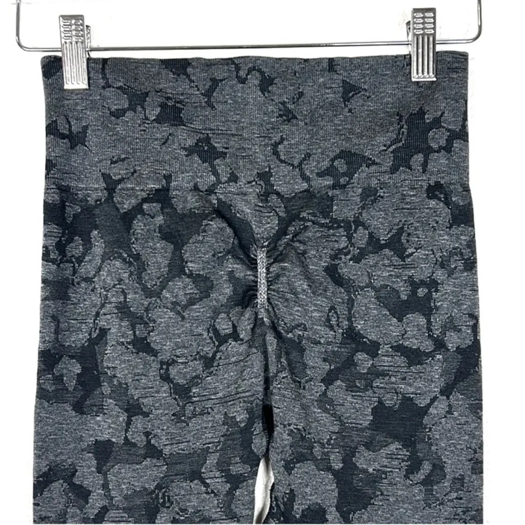 Gymshark Adapt Seamless Scrunch Butt Camo High Rise Leggings Size S Small EUC - Image 4