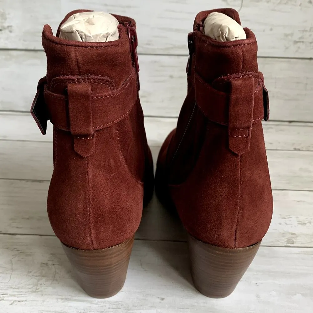 NWT Diba Women's Sleek Suede Bootie in Burgundy Red Gold Hardware Size 7 - Image 4