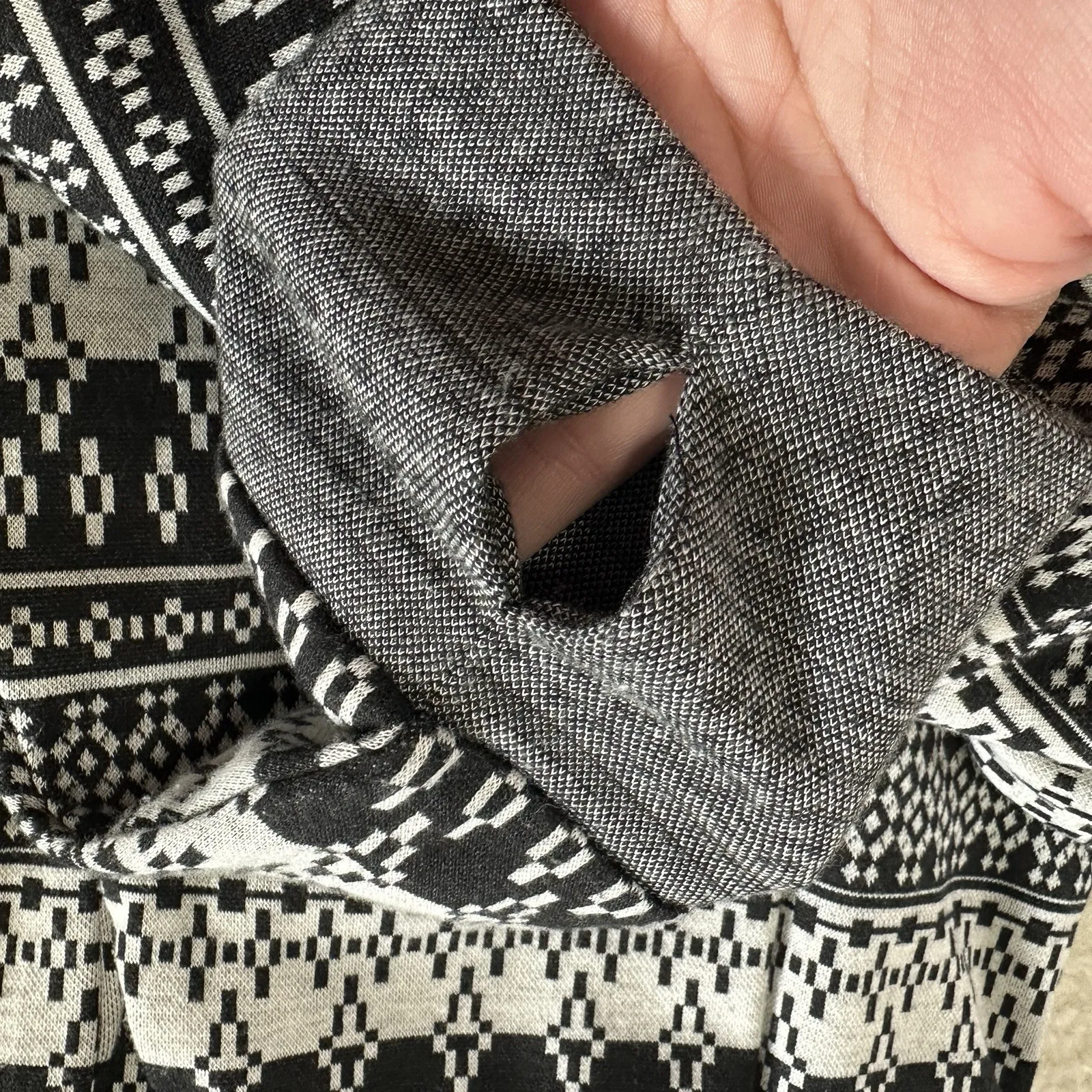 Kavu Black White Aztec Print‎ Desolate 1/4 Zip Pullover Shirt Women's Size XXL - Image 4