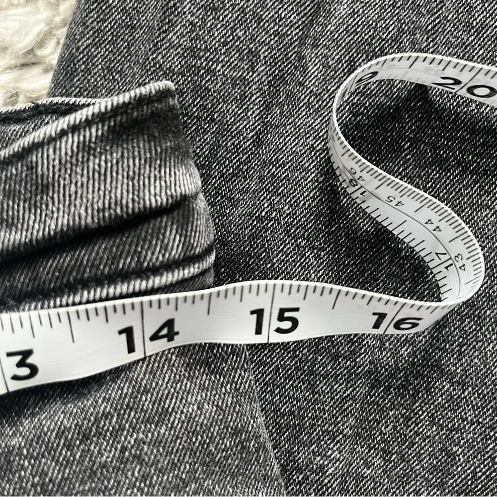 Abercrombie and fitch black 90s straight leg cross over waist size 4s - Image 7