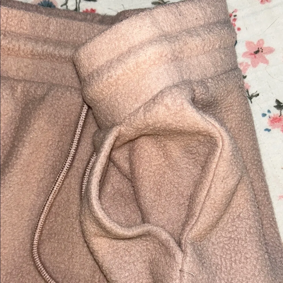Rewash Size XS Pink Fleece Shorts - Image 4