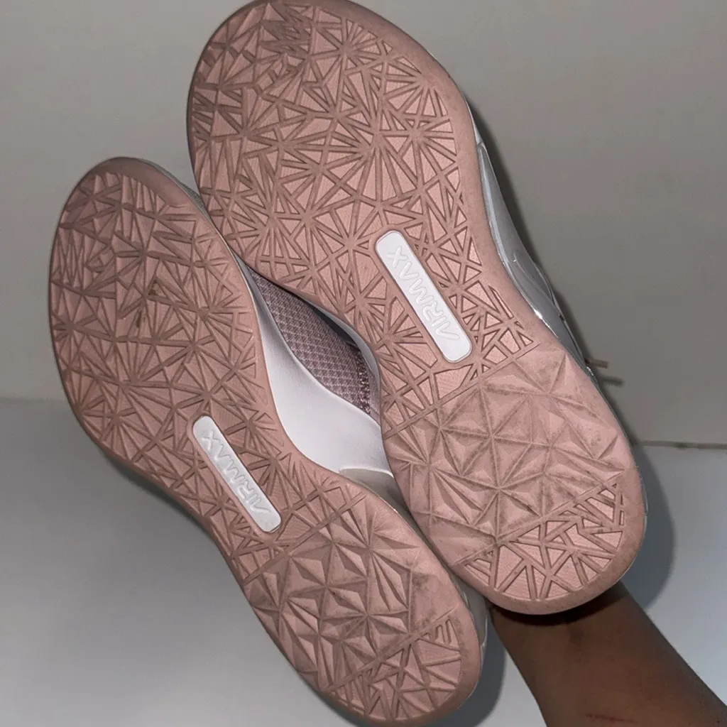 Nike Women's Sneakers Size 6.5 Gym Workout Exercise Walking - Image 7