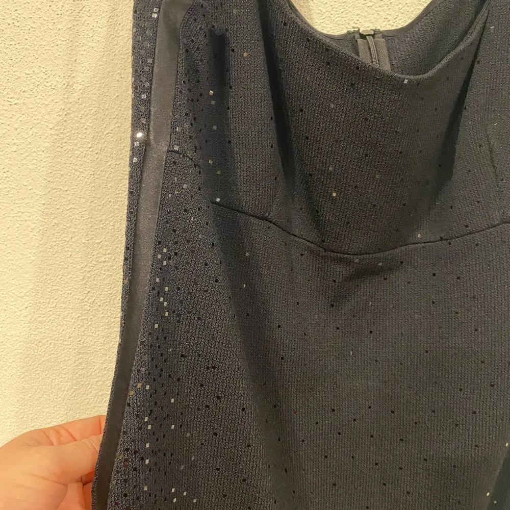 Evening Embellished Dress Size 4 EUC - Image 2