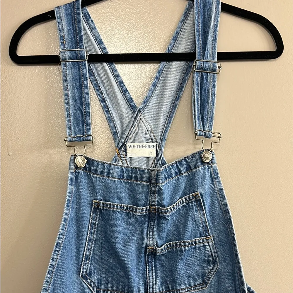 FREE PEOPLE ZIGGY Blue Denim Short Overalls Size M - Image 2