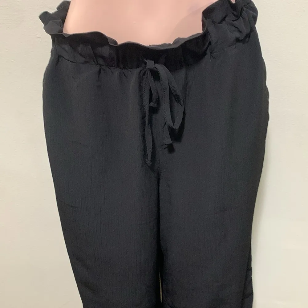 CeCe black drawstring capri 21” inseam woman size 12 - Image 2