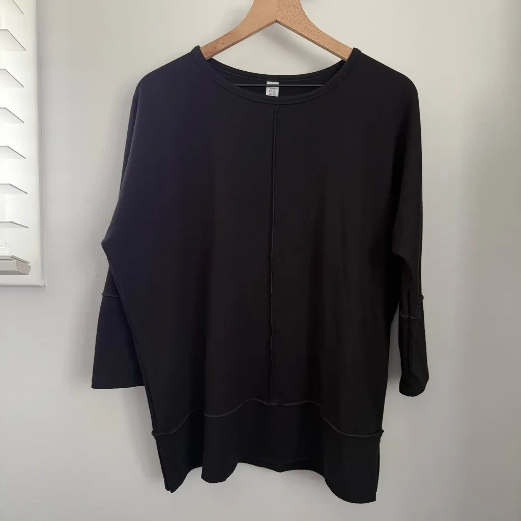 Spanx Medium Perfect Length Dolman Black Sweatshirt Relaxed Fit - Image 2