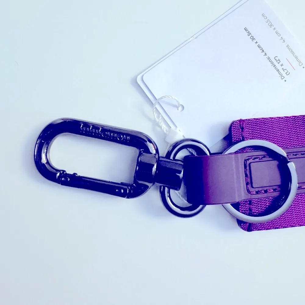 (LULULEMON) NEVER LOST KEYCHAIN - Image 3