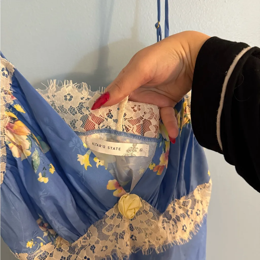 Altard State mini blue dress with floral and lace detail size XL - Image 3