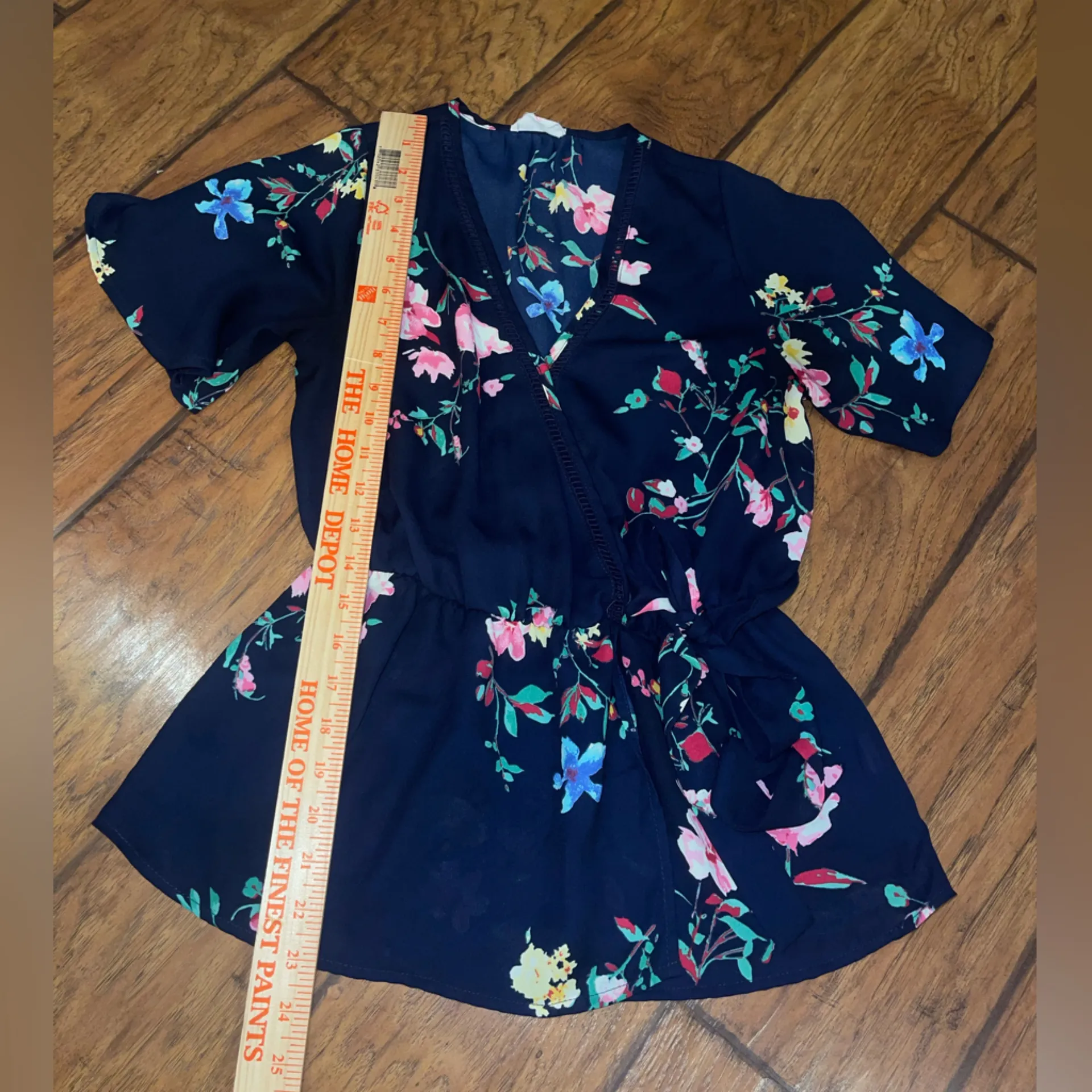 Sienna Sky Navy Floral Blouse with cinched waist size XS - Image 4