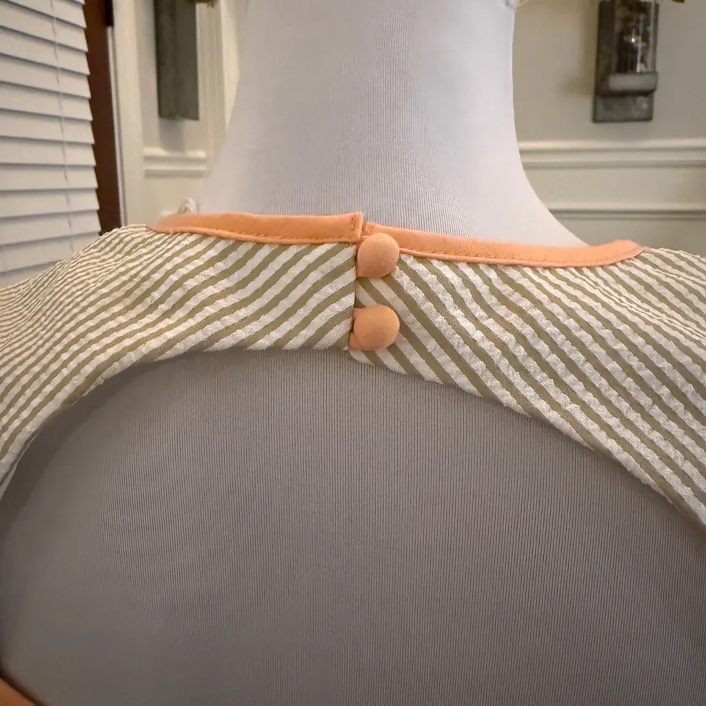 London Times NWT Seersucker Striped Dress with Peach Accents and Open Back - Image 4