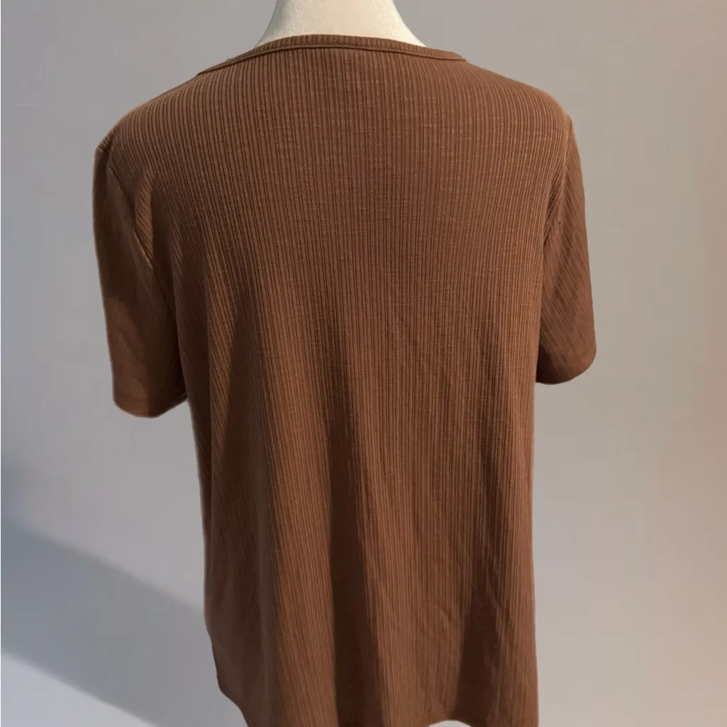 Old Navy Brown Short Sleeve Tee - Image 3
