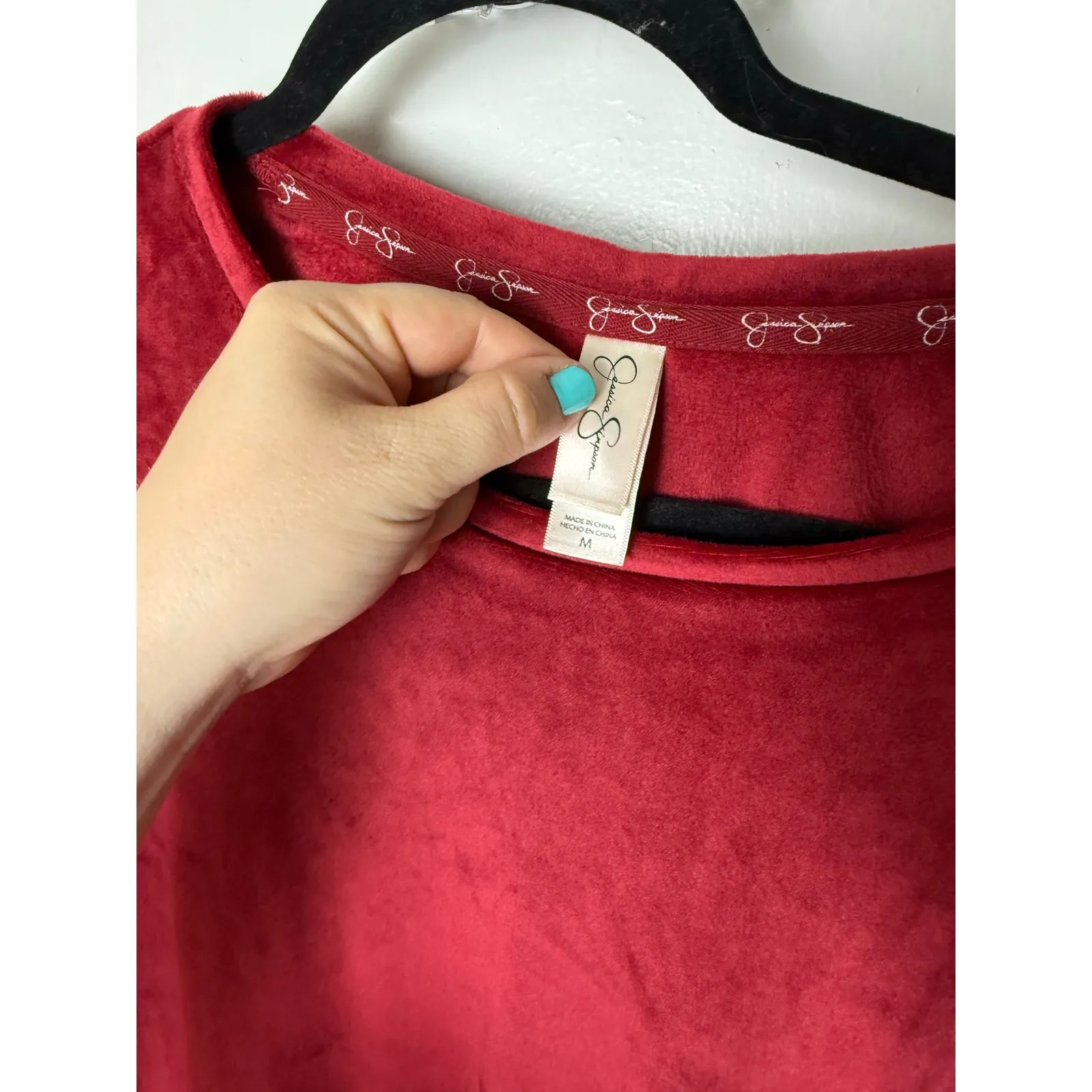 Jessica Simpson Red Velvet Velour Ruffle Sleeve Crewneck Sweatshirt Medium - Image 5
