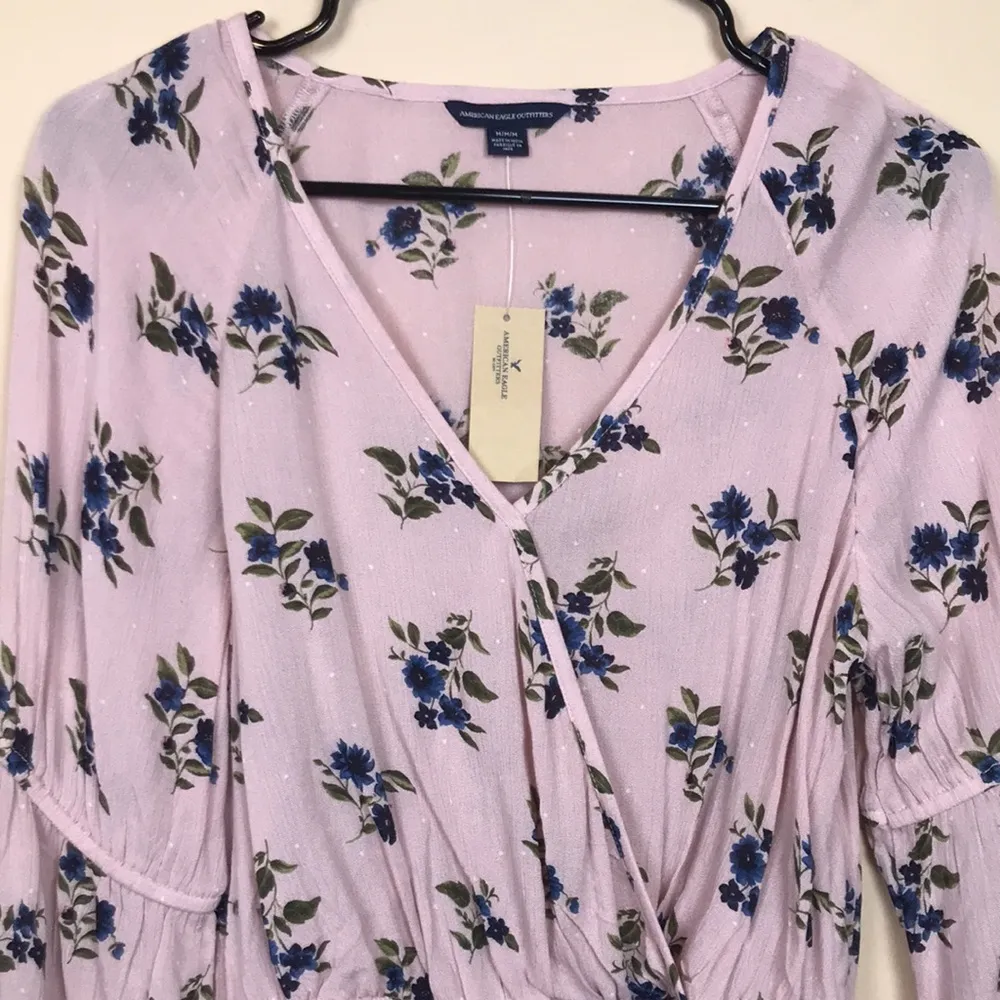 NWT American Eagle Women’s Floral Print Faux Wrap Tie Waist Flare Sleeve Blouse - Image 2
