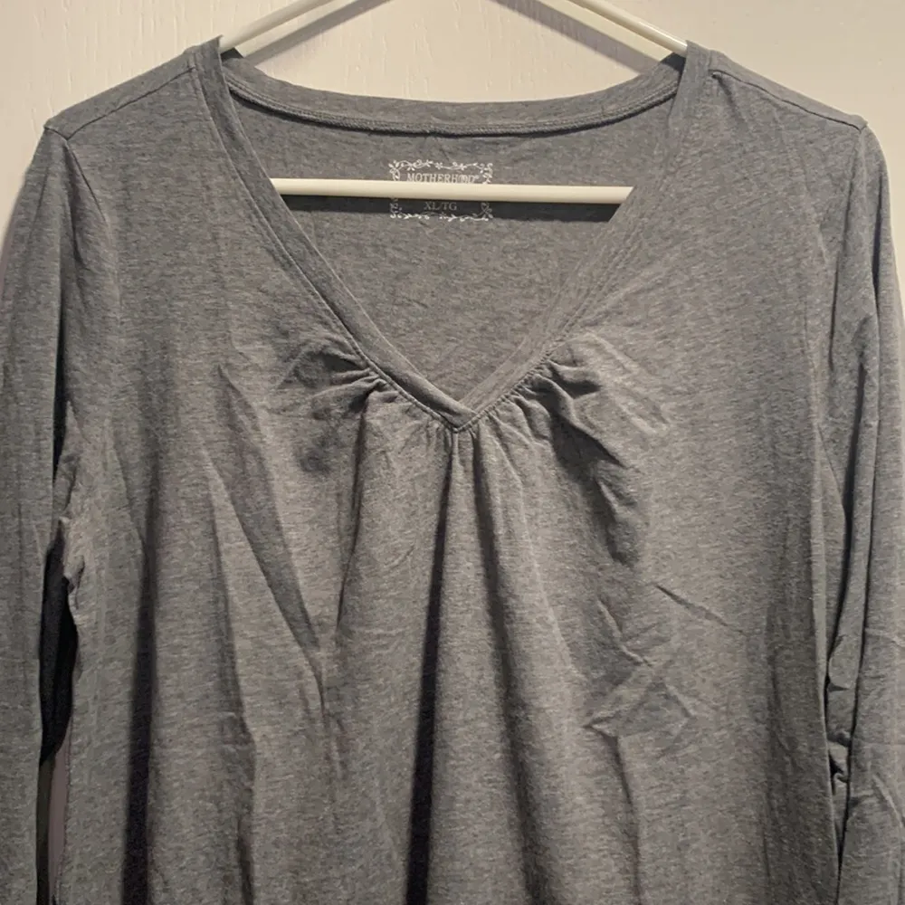 Motherhood Maternity Pregnant Charcoal Gray V-Neck L/S Blouse Size XL EUC #2838 - Image 3