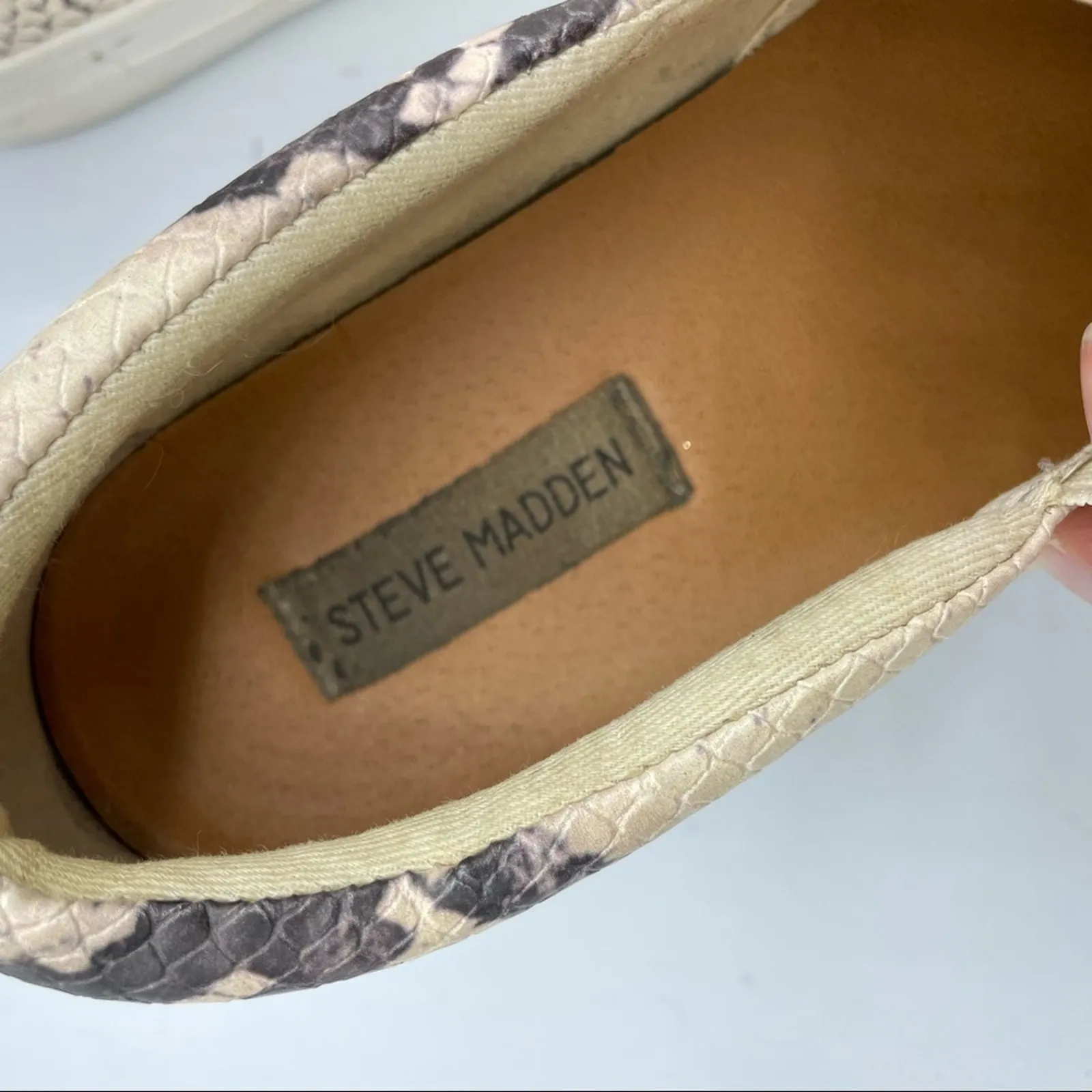 Steve Madden Cream & Grey Snake Print Faux Leather Platform Sneakers 8.5 - Image 3