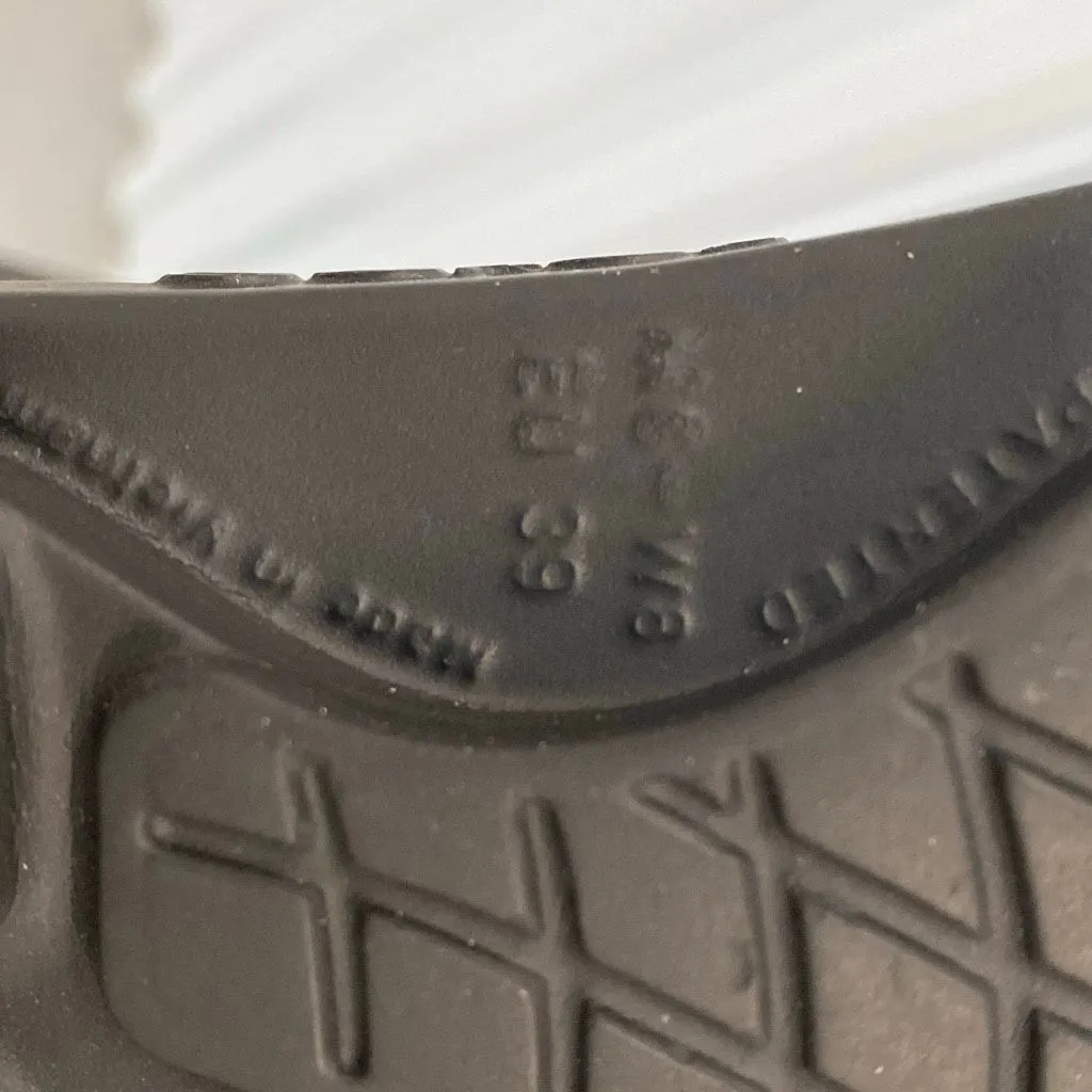 Oofos OOahh slides sandals women’s size 8 Black - Image 7