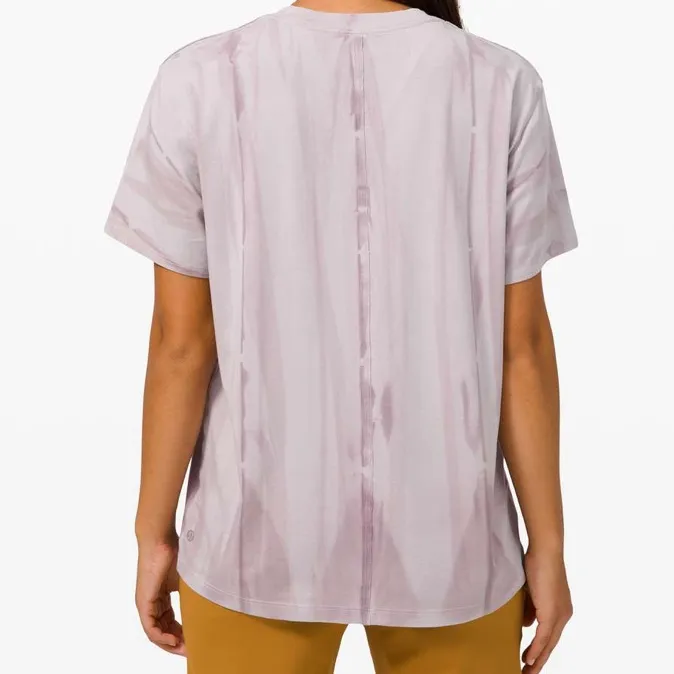 Lululemon All Yours Tee in Spray
Vertical Spray Dye Chrome Violet Verbena - Image 2