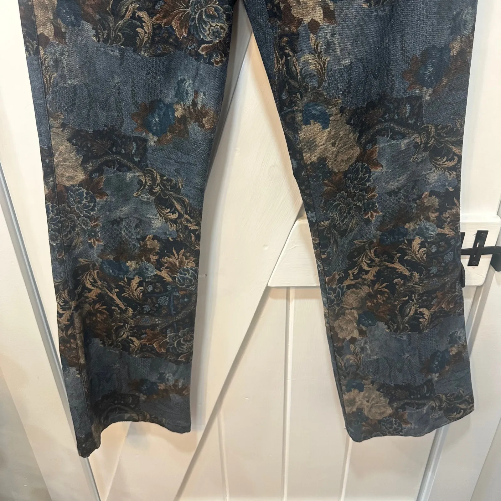 Sno Skins Womens Pants Vintage 10 Tapestry Renaissance Floral Bootcut Dark Blue - Image 5