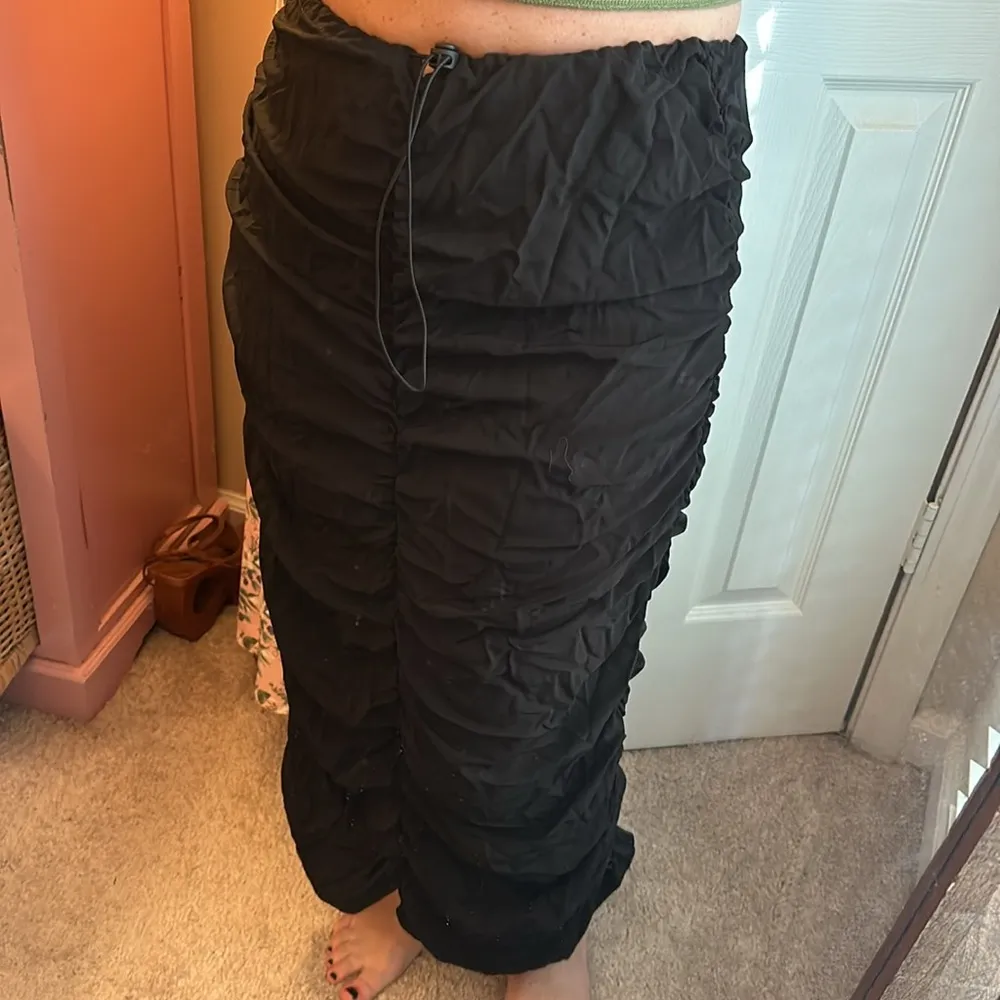 Ruched Parachute DrawString Midi Skirt - Image 4